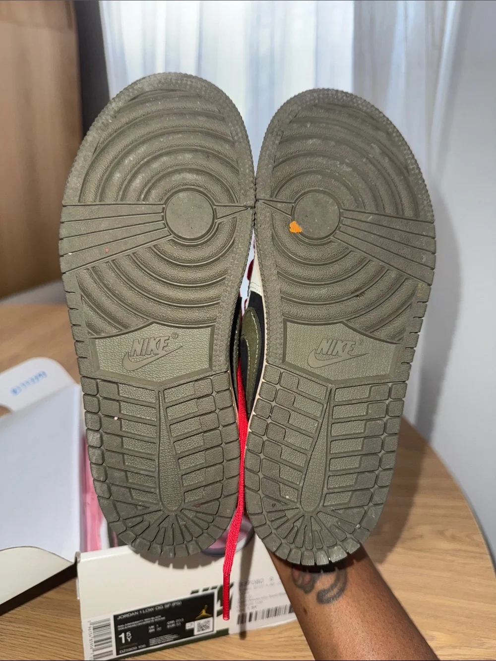 Travis Scott x Air Jordan 1 low OG Ps “ Olive”